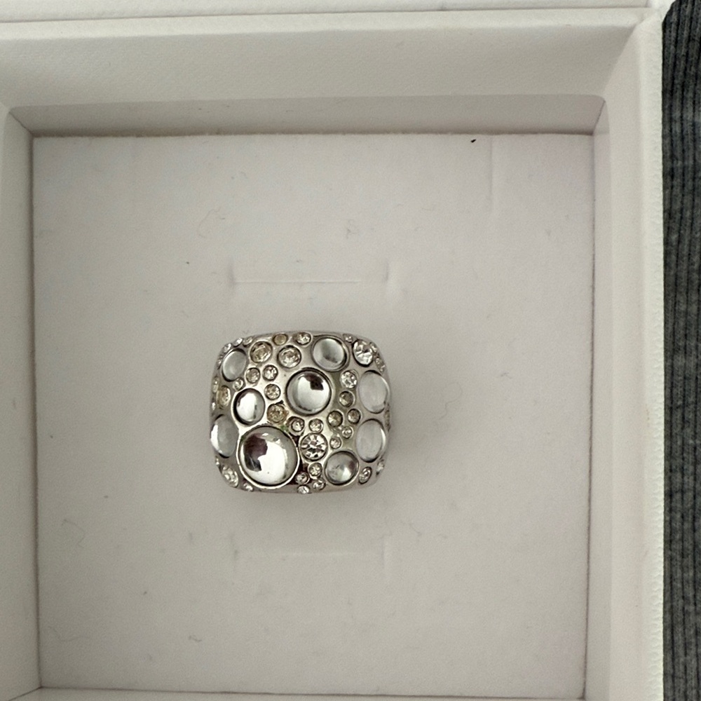Elegant Silver Ring with Crystal Accents